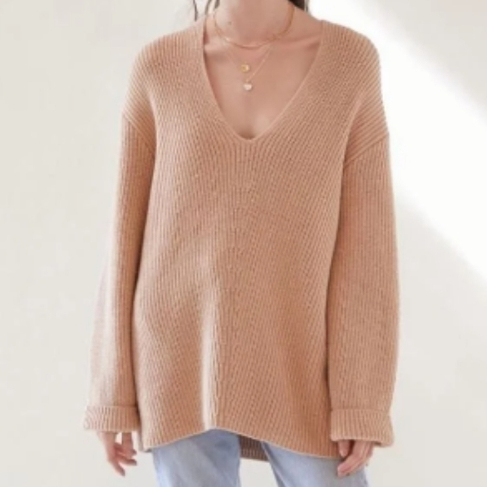 UO Urban Outfitters Victoria V neck Knit  Sweater